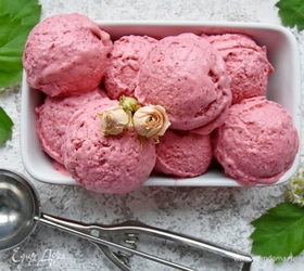 Клубнично-розовое мороженое