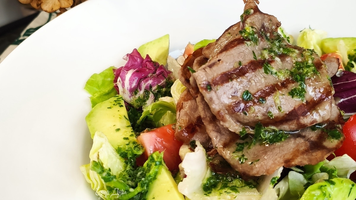 Теплый салат с говядиной