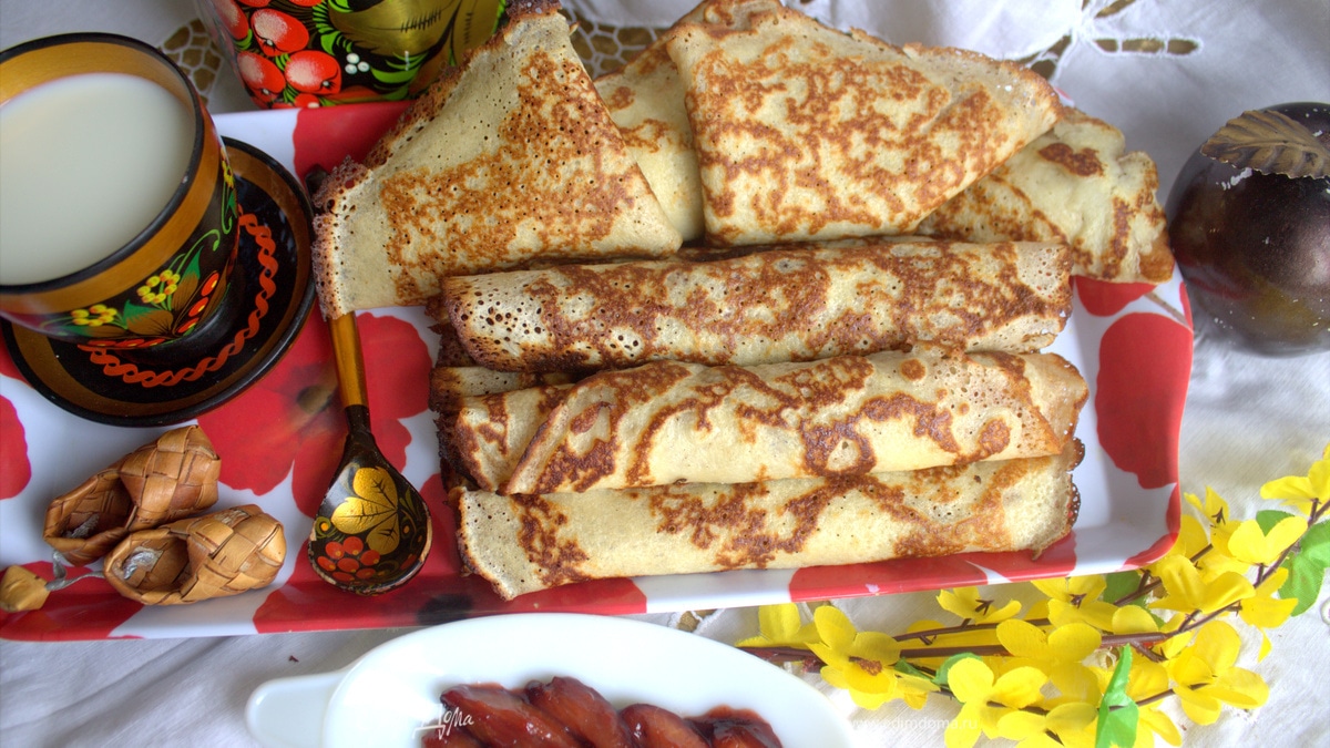 Блины со сливой