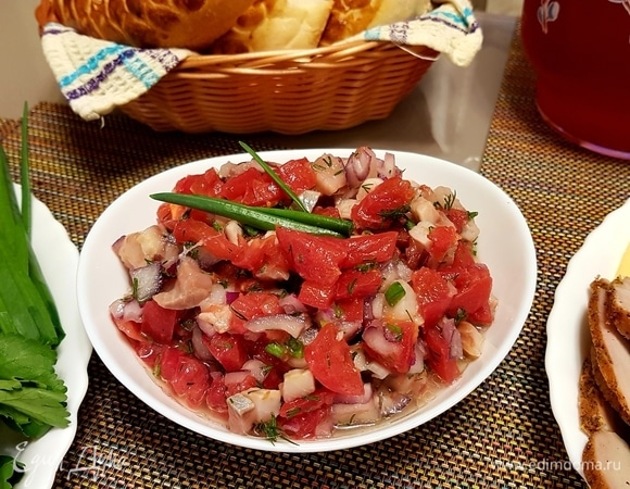 Тартар из сельди с помидорами