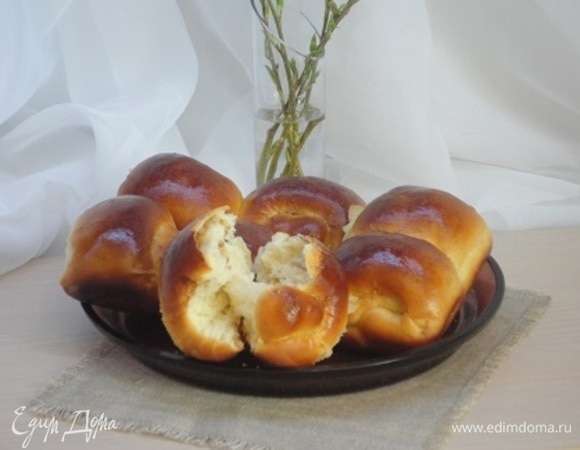 Сдобные булочки из дрожжевого теста Сдобные булочки из дрожжевого теста