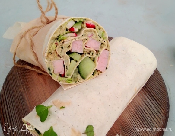 Закуска в лаваше с песто из авокадо