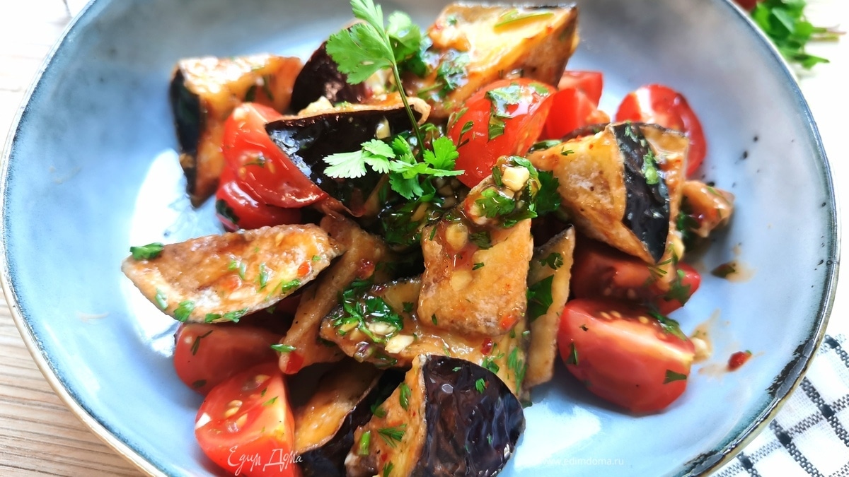 Салат «Лаззат» с хрустящими баклажанами