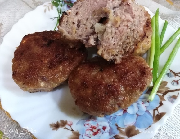 Мясные котлеты с творогом