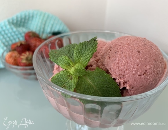 Мороженое из ревеня и клубники Мороженое из ревеня и клубники