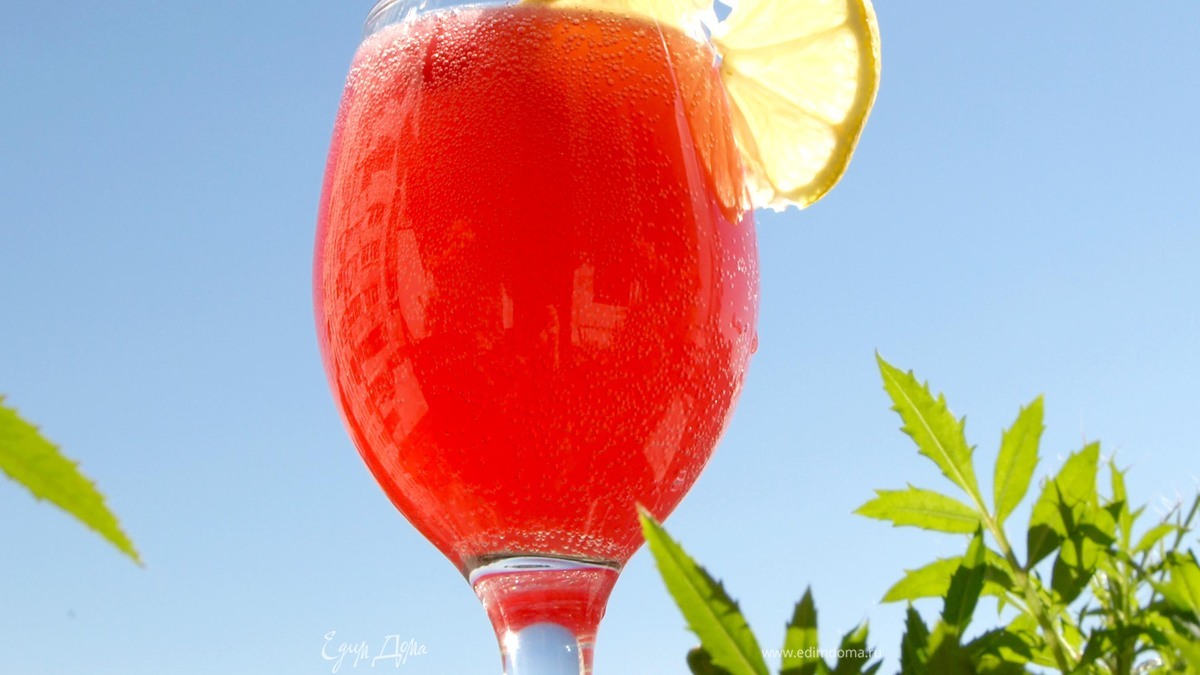 Клюквенно-розовый лимонад