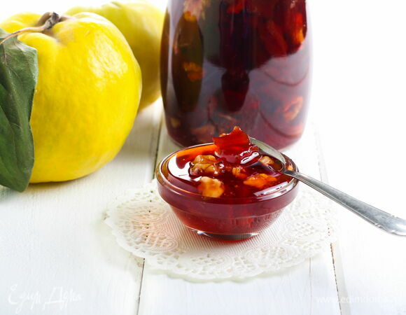 Варенье из айвы с грецкими орехами