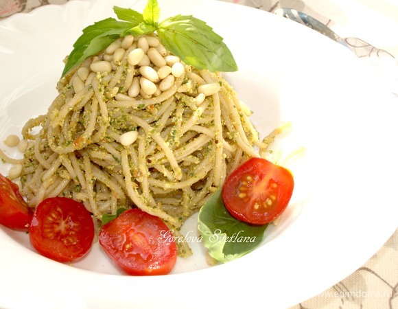 Полбяные спагетти с заправкой из тофу и руколы Полбяные спагетти с заправкой из тофу и руколы