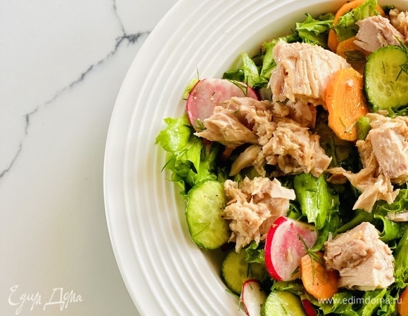 Салат с тунцом и овощами