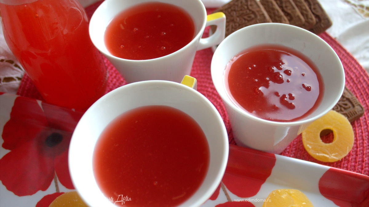 Кисель из ревеня с клубникой