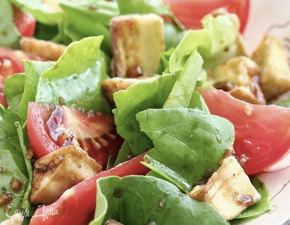 Теплый салат с баклажанами