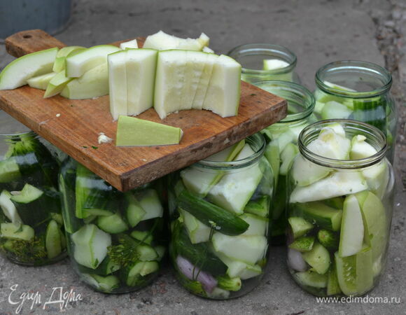 Огурцы с кабачками на зиму Огурцы с кабачками на зиму