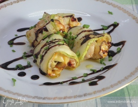 Рулетики из кабачков с индейкой Рулетики из кабачков с индейкой