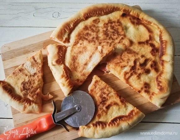 Быстрая фокачча на сковороде Быстрая фокачча на сковороде