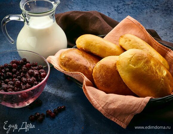 Пирожки с черной смородиной