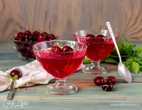 Желе из вишневого варенья с желатином Желе из вишневого варенья с желатином