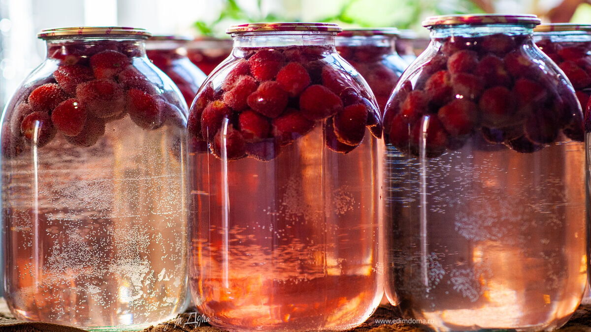 Компот из клубники на зиму