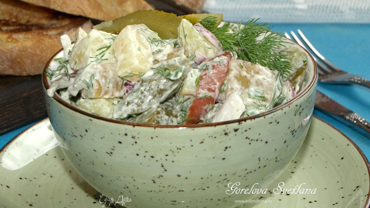 Картофельный салат с охотничьими колбасками
