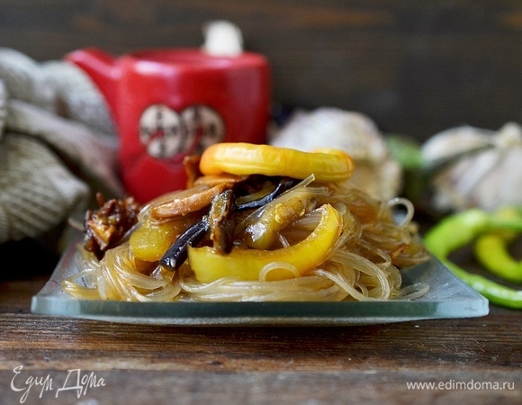 Фунчоза с овощами и грибами Фунчоза с овощами и грибами
