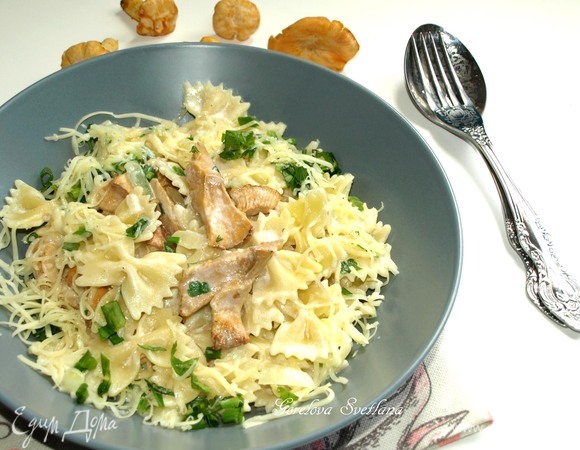 Фарфалле с лисичками в сливках