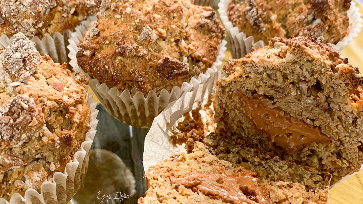 Полезные цельнозерновые маффины с ореховой пастой