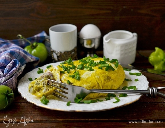 Грибной омлет с солеными огурцами