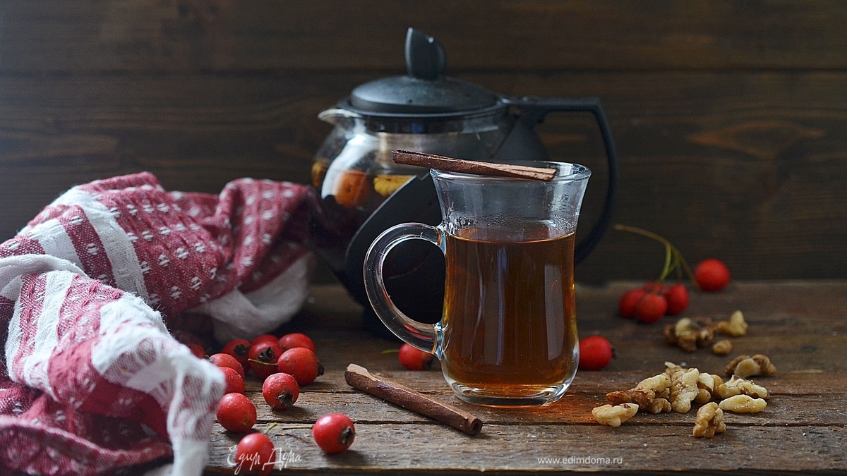 Чай с шиповником и грецкими орехами