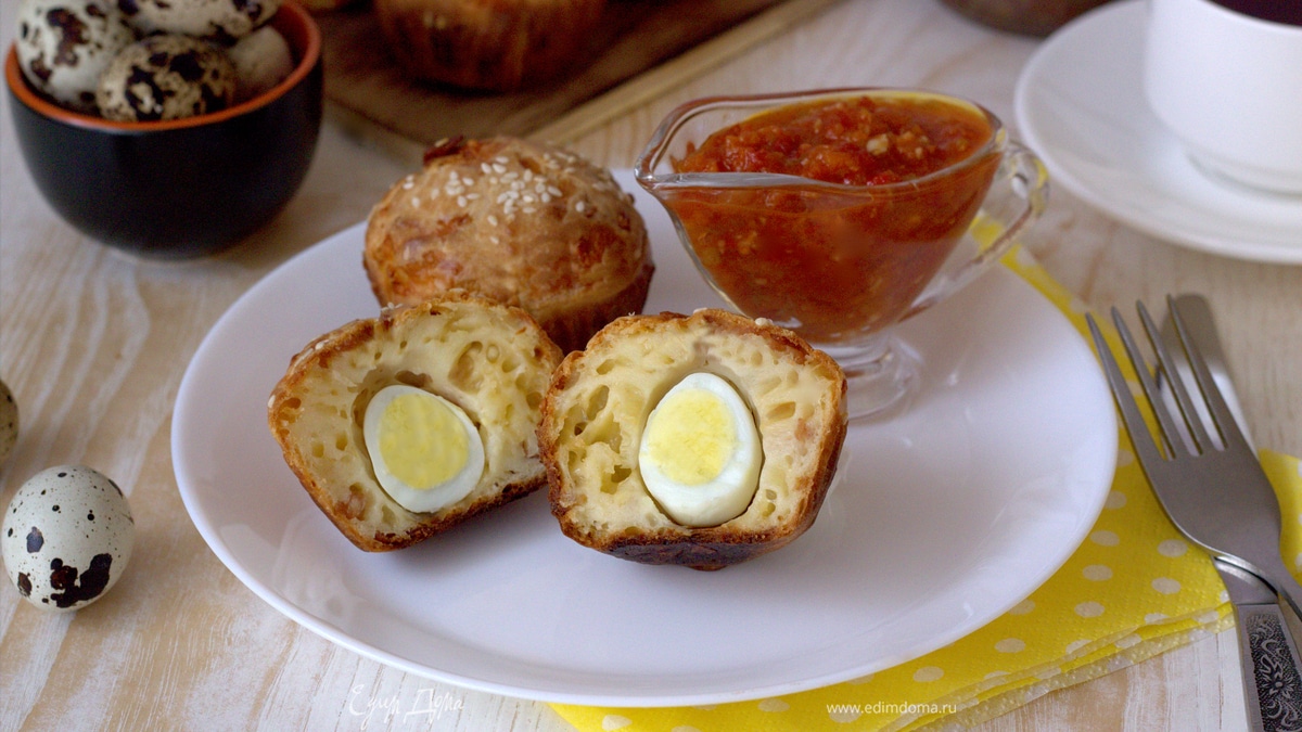 Кексы с беконом и перепелиными яйцами