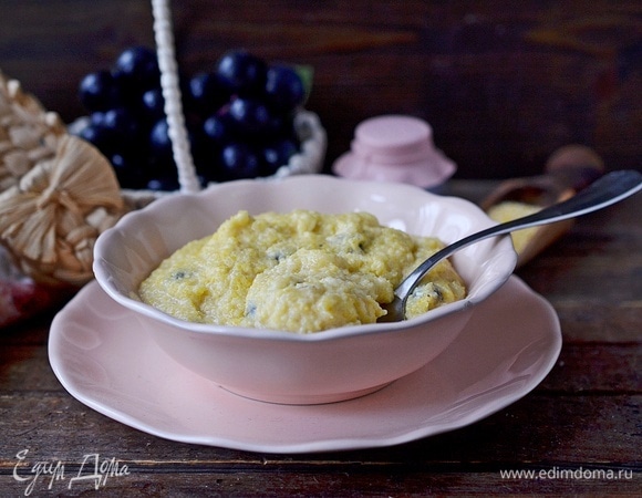 Кукурузная каша с изюмом и тыквой