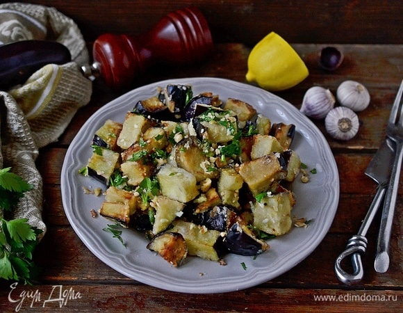 Салат из баклажанов с грецкими орехами Салат из баклажанов с грецкими орехами