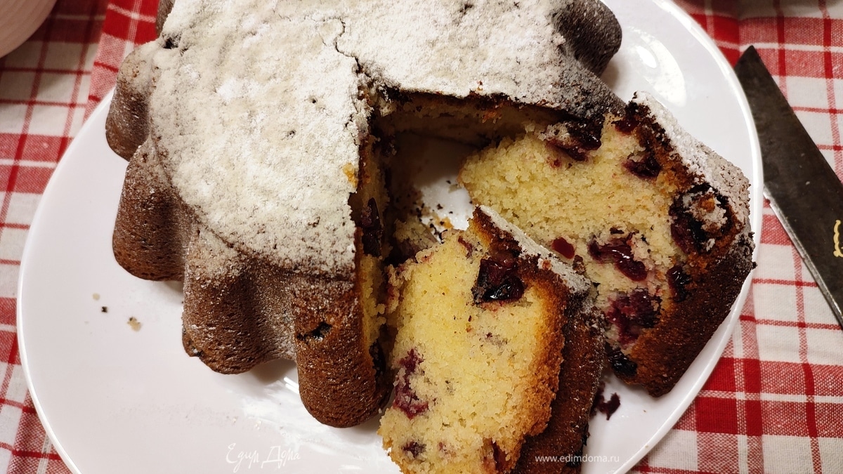 Кекс на манке с вишней