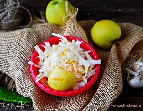 Квашеная капуста с антоновкой