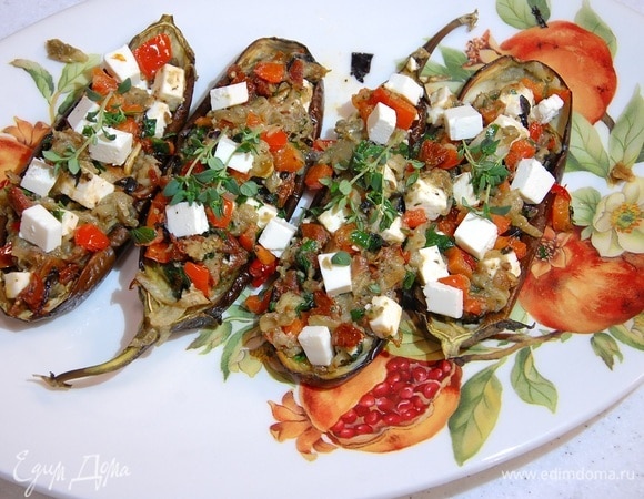 Баклажаны с фетой, сладким перцем и зеленью Баклажаны с фетой, сладким перцем и зеленью