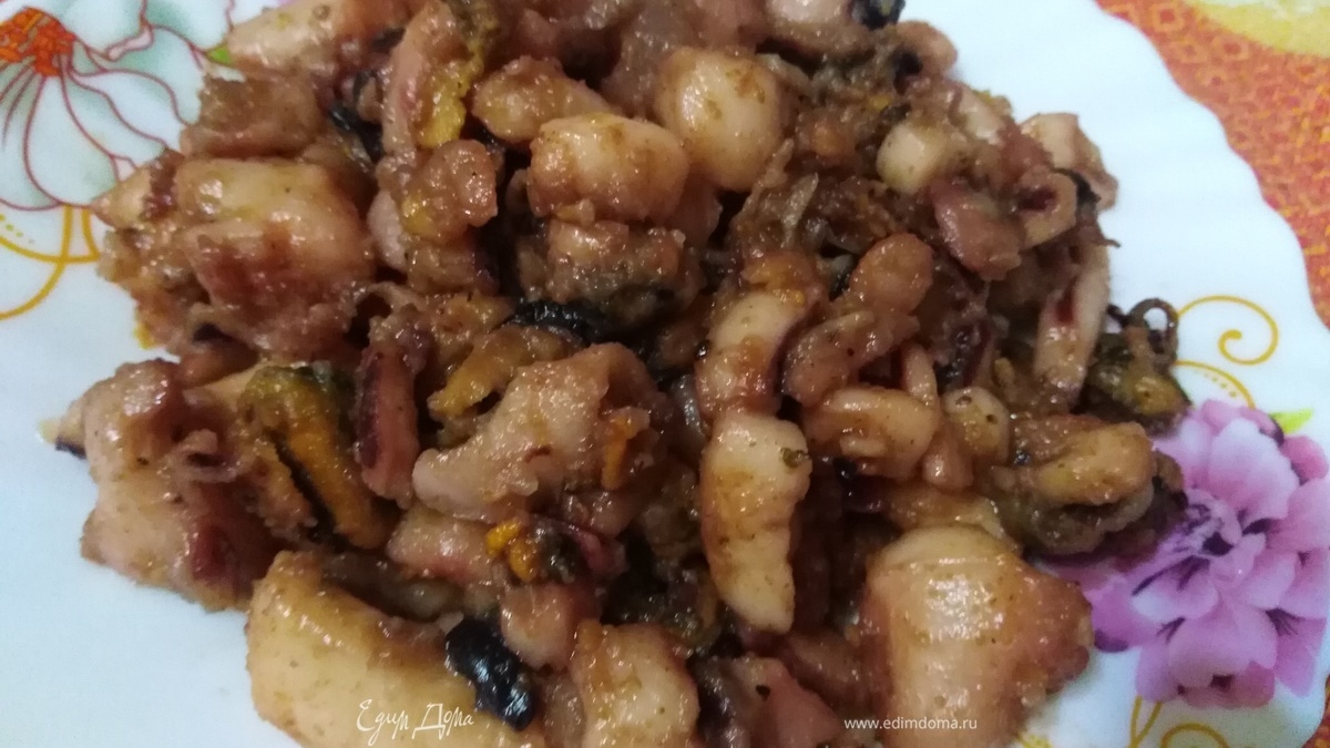 Морской коктейль с чесноком