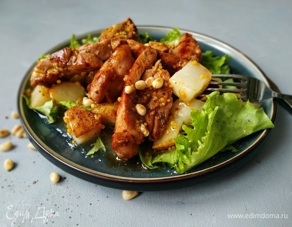 Салат с индейкой и грушей Салат с индейкой и грушей
