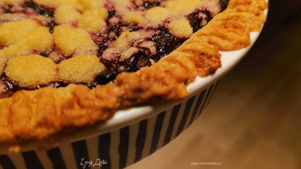 Черничный пирог с крошкой