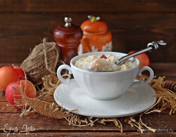 Овсяная каша со сгущенкой и яблоком Овсяная каша со сгущенкой и яблоком