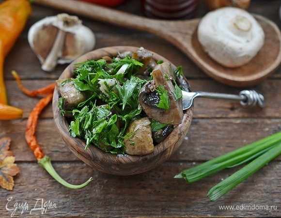 Грибы, тушенные в мультиварке