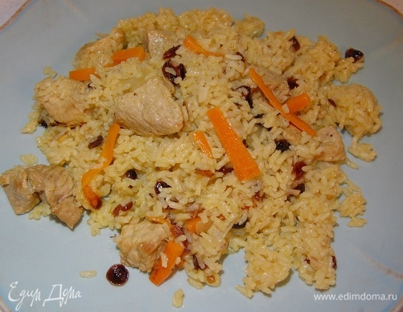 Рис со свининой, клюквой и пряностями Рис со свининой, клюквой и пряностями