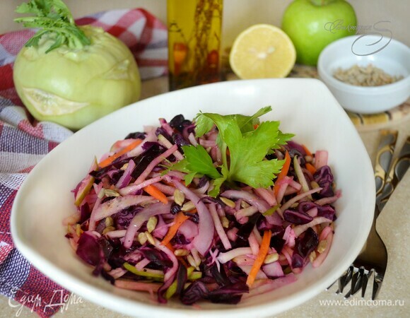 Витаминный салат из красной капусты