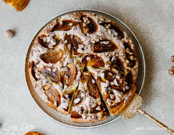 Кекс на сливках с хурмой и фундуком Кекс на сливках с хурмой и фундуком