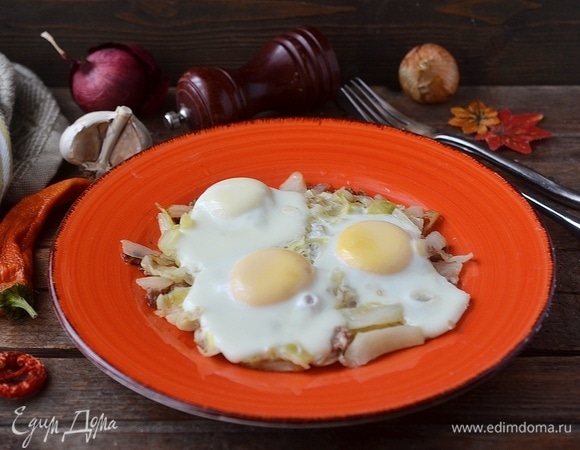 Капуста с фаршем и яйцом на сковороде Капуста с фаршем и яйцом на сковороде