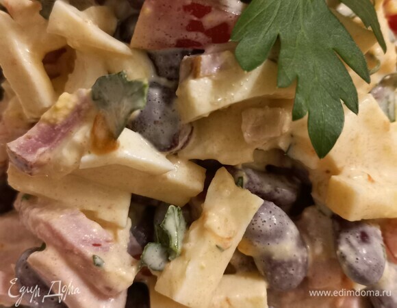 Салат с копченым мясом 