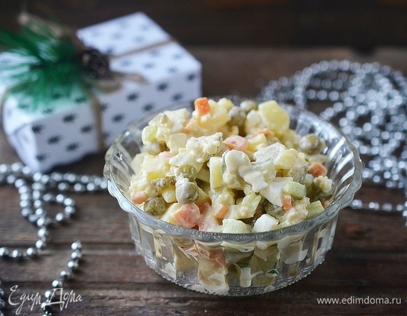 Оливье с копченой курицей