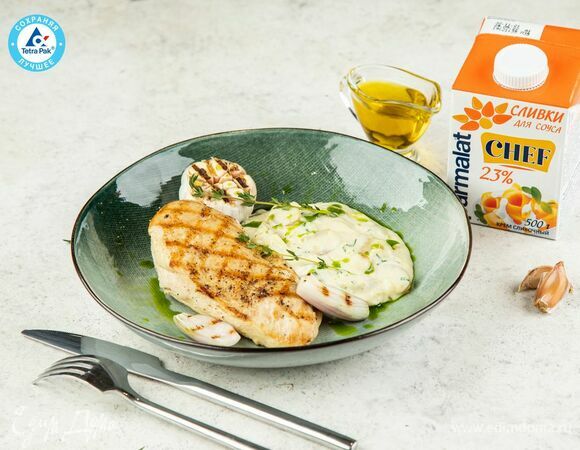 Куриная грудка в сливочно-виноградном соусе 