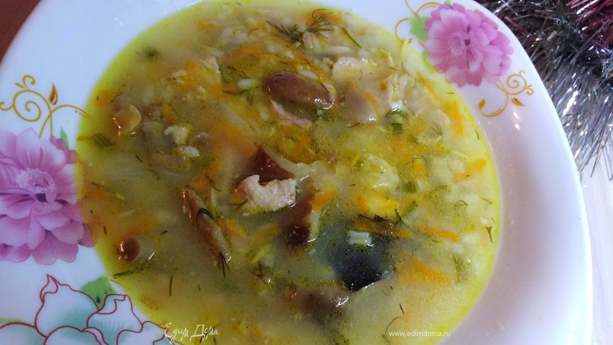Рисовый суп с лесными грибами