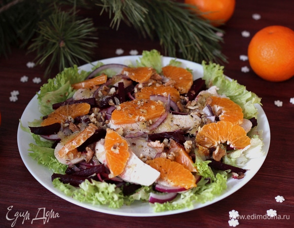 Салат с куриной грудкой, свеклой и клементином