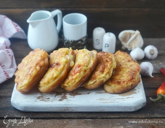 Бутерброды с беконом, помидорами и сыром