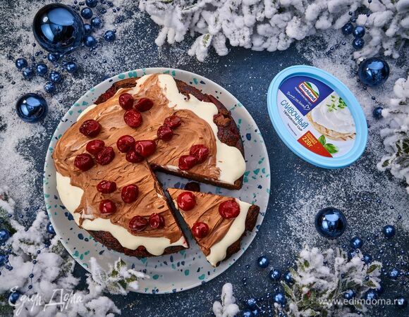 Шоколадно-вишневый торт с творожным кремом Шоколадно-вишневый торт с творожным кремом