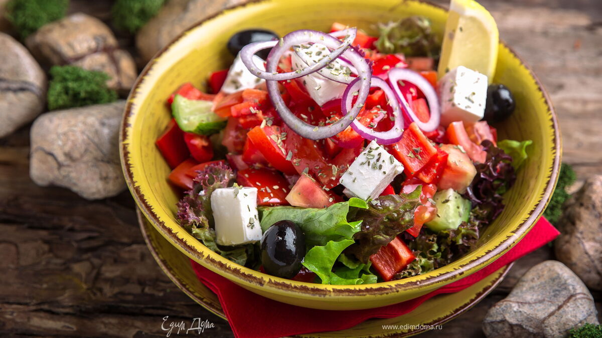 Постный греческий салат с тофу